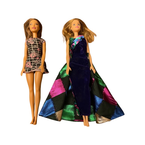 2 Barbies - Picture 1 of 3